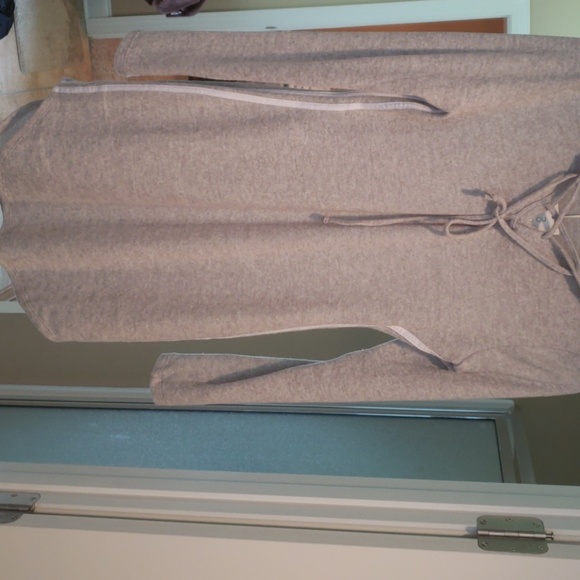 Dress - Picture 1 of 2